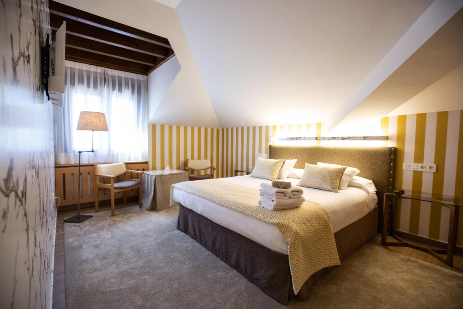 Hotel La Casona De Llerices Onís Buitenkant foto