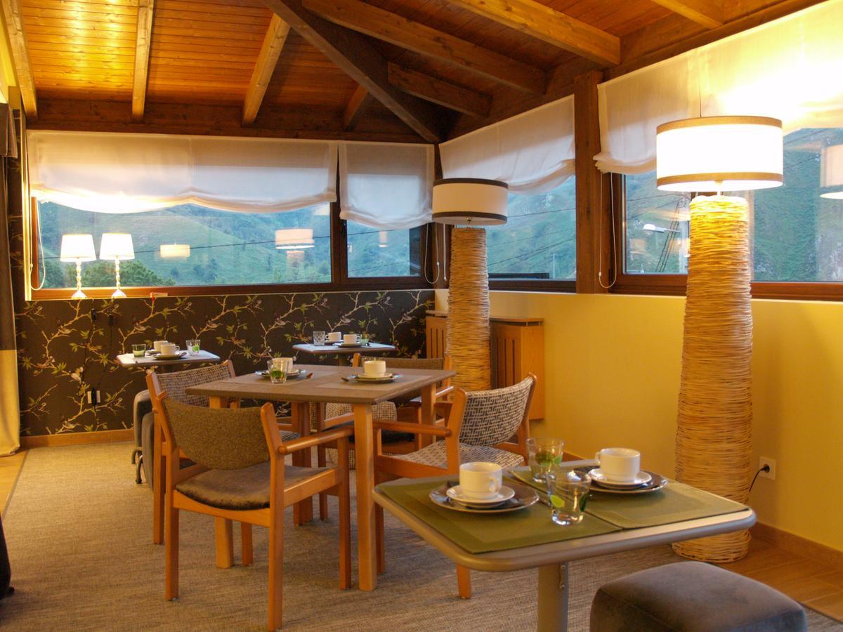 Hotel La Casona De Llerices Onís Buitenkant foto