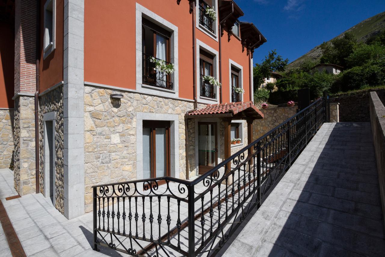 Hotel La Casona De Llerices Onís Buitenkant foto